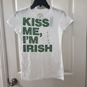 Old Navy Kiss Me, I'm Irish Graphic Tee Shirt Top Women's Size Small